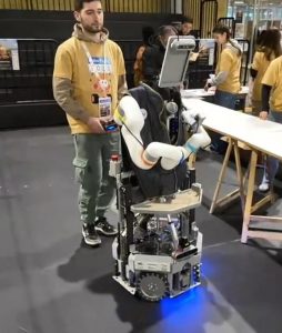 Robot Charmie